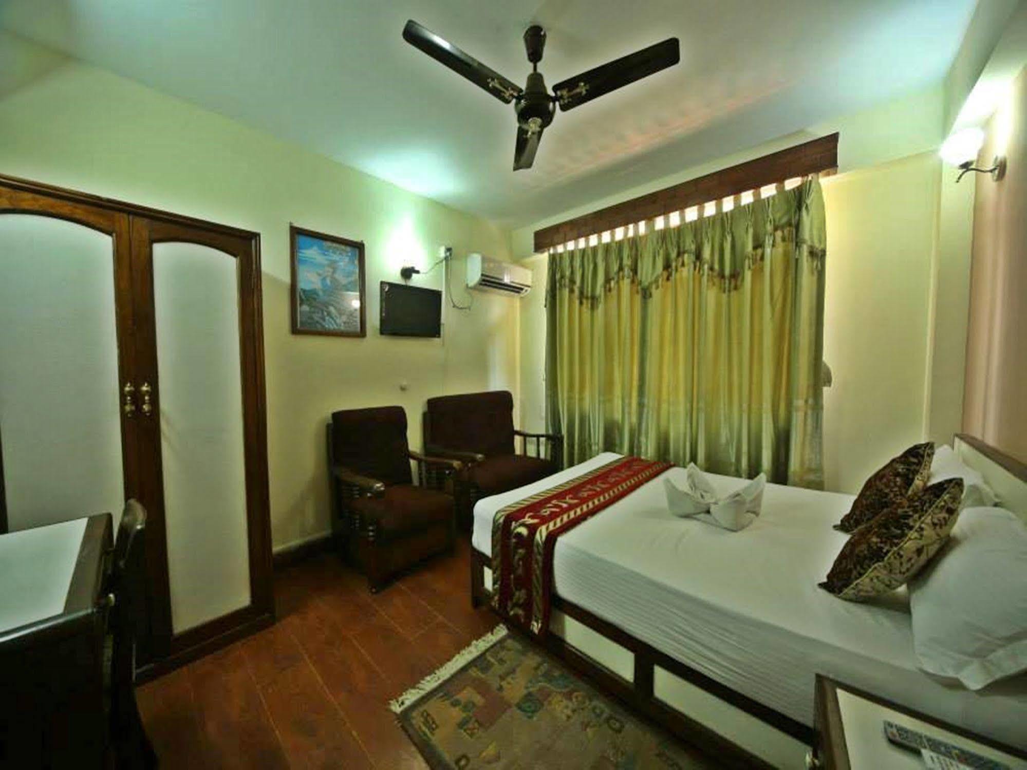 Hotel Pleasure Home Catmandu Exterior foto